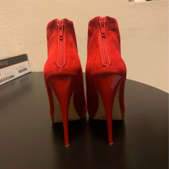 Red platform heels - Picture 2 of 4